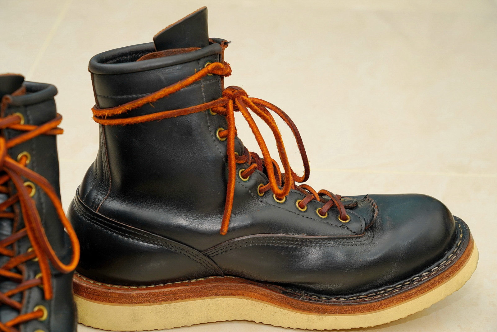White's Boots Lace to Toe Horween Black,Stylish Pose 6