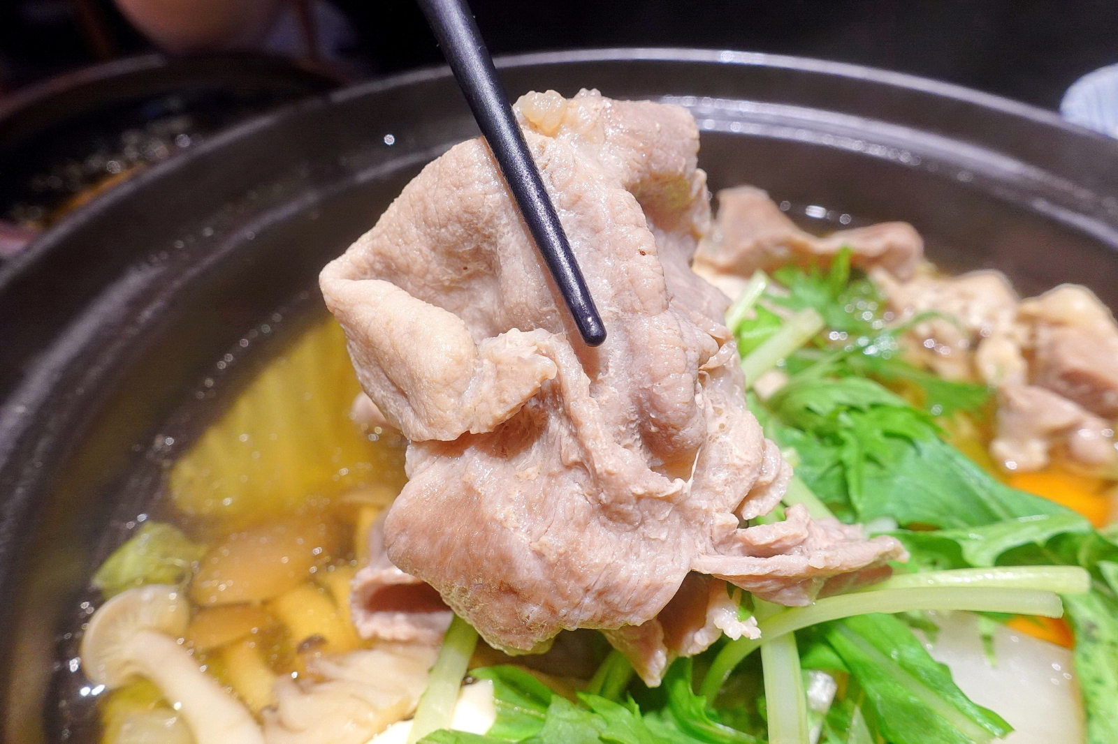 大戶屋 - 鹽鞠雞豬鍋 - 豬肉1