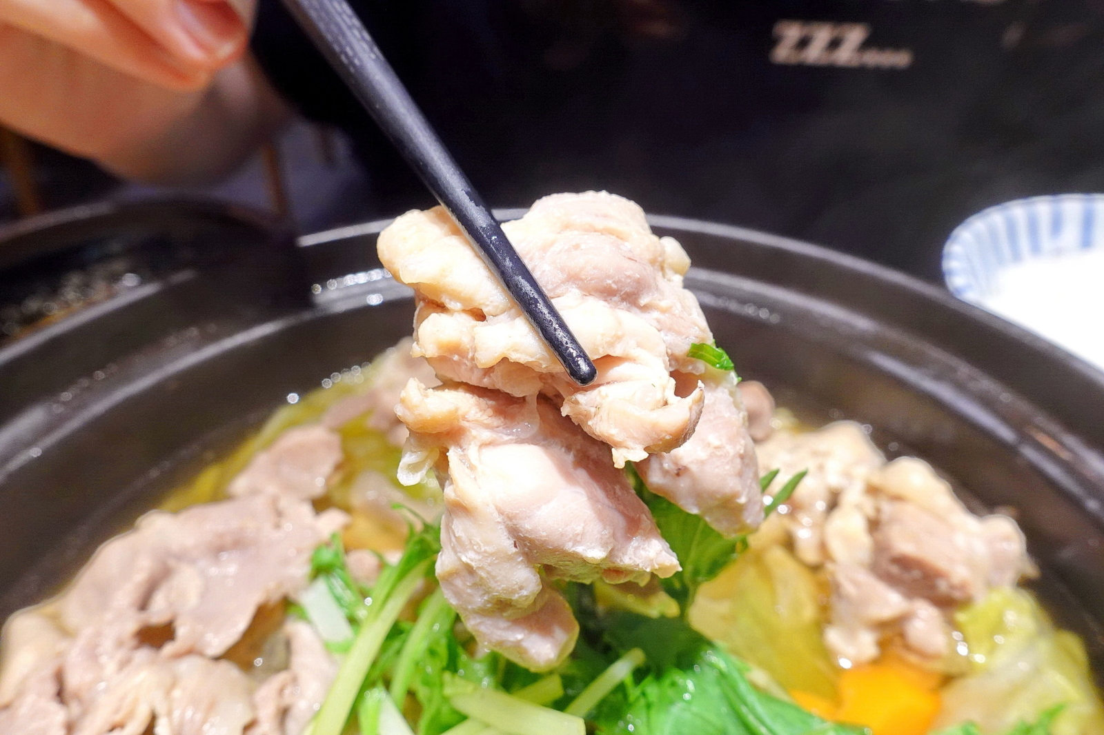 大戶屋 - 鹽鞠雞豬鍋 - 雞肉1