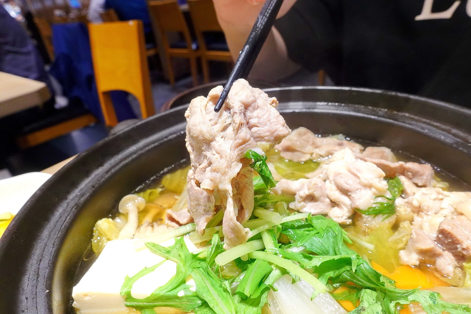 大戶屋 - 鹽鞠雞豬鍋 - 豬肉4
