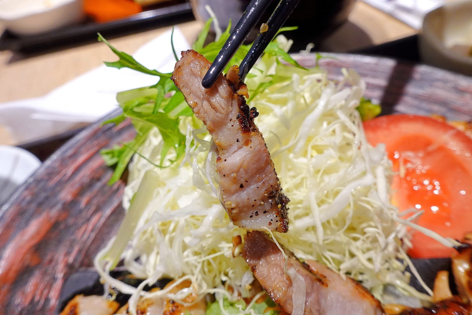大戶屋 - 雞豬雙鞠定食,豬肉特寫2