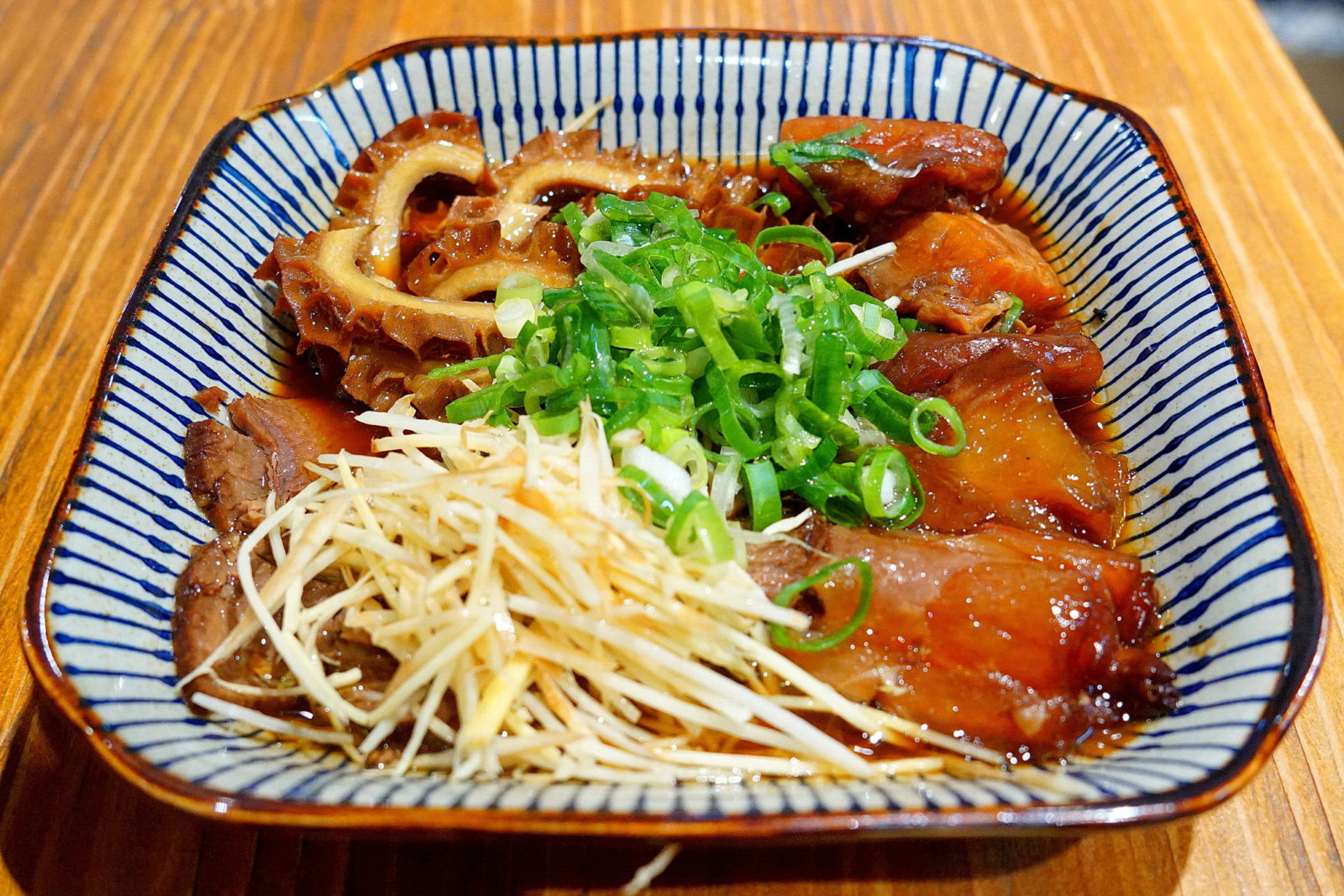 東館牛肉麵,綜合滷味拼盤
