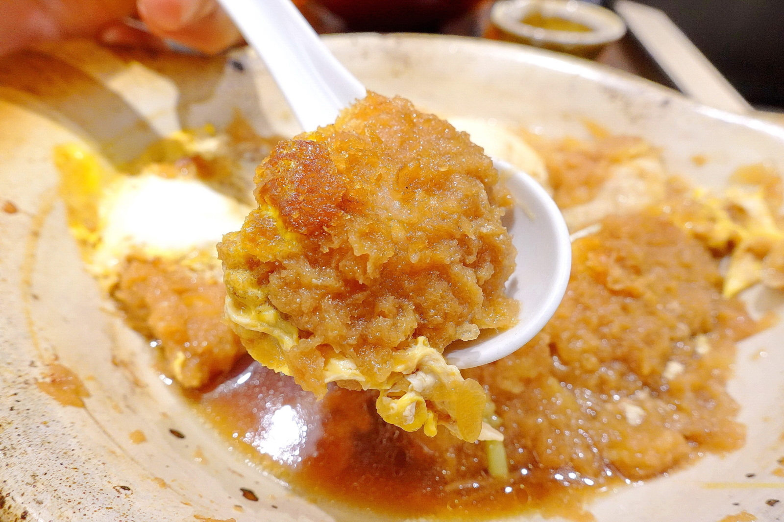 大戶屋,滑蛋豬排鍋定食,豬排特寫1