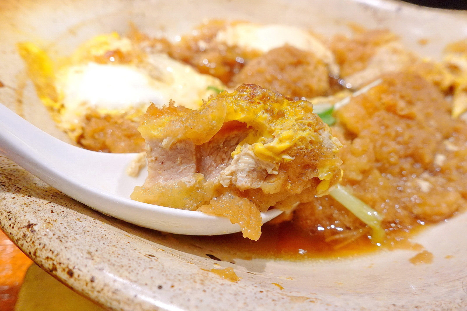 大戶屋,滑蛋豬排鍋定食,豬排特寫2