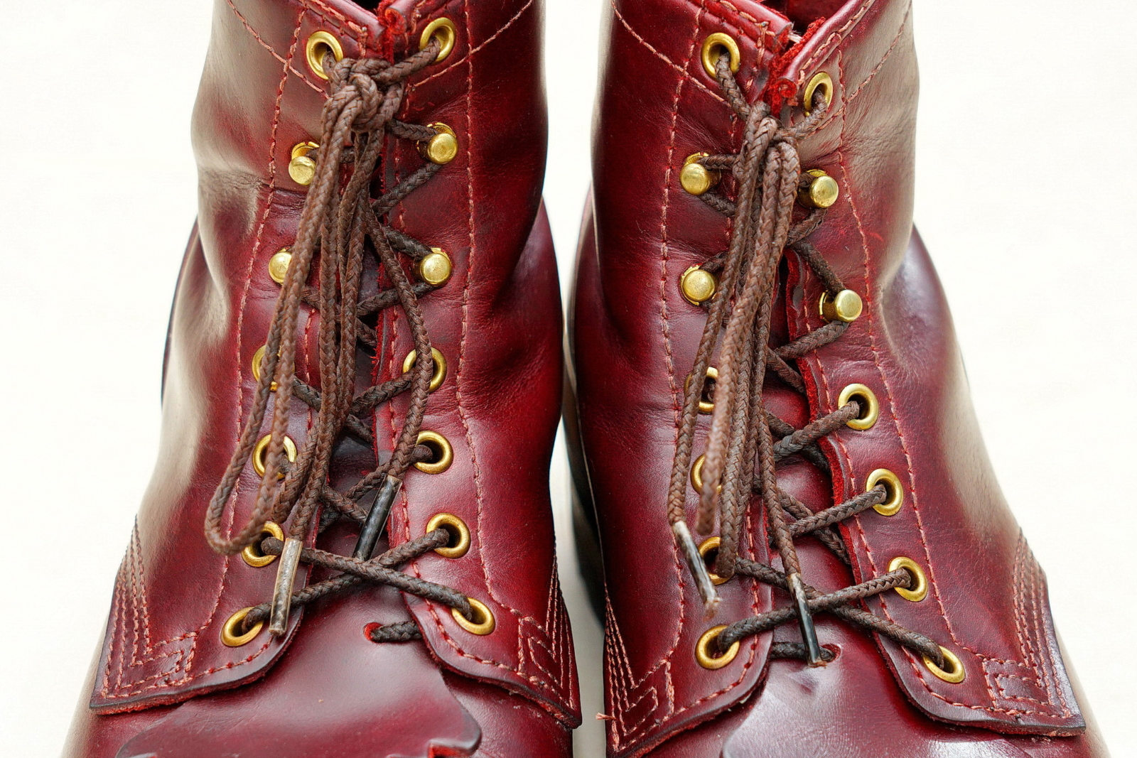 WESCO Boots Jobmaster Burgundy 酒紅七吋皮靴,鞋帶特寫