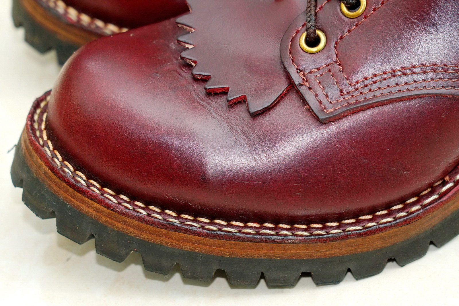 WESCO Boots Jobmaster Burgundy 酒紅七吋皮靴,鞋面特寫
