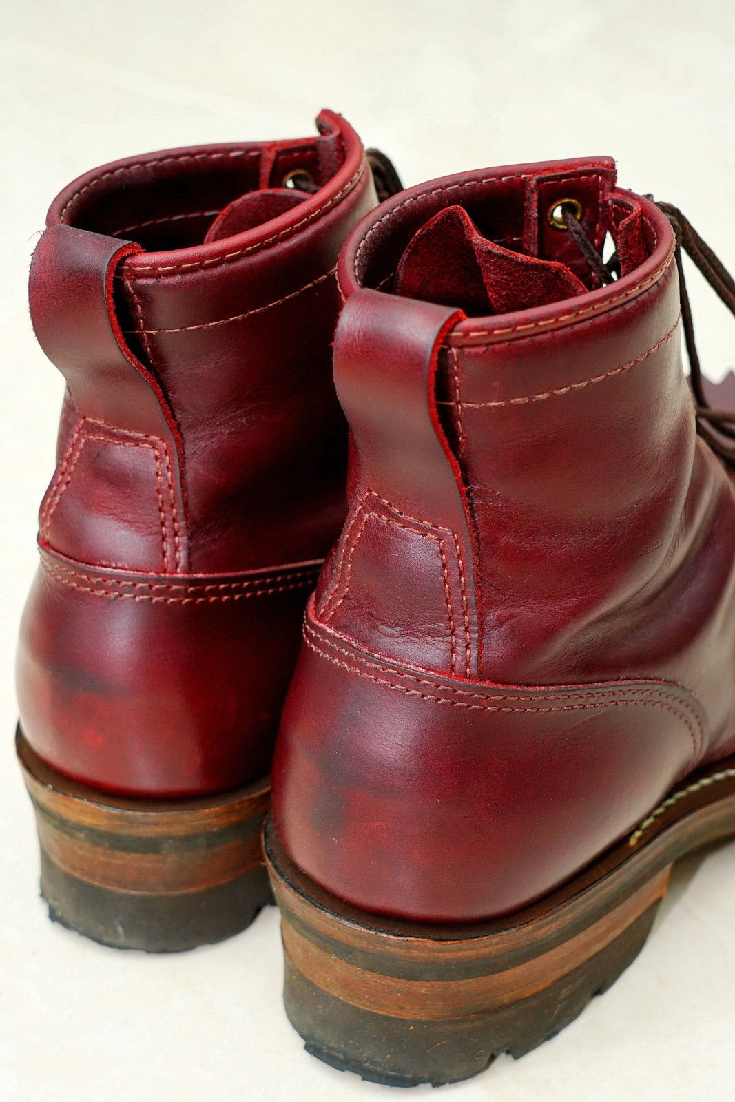 WESCO Boots Jobmaster Burgundy 酒紅七吋皮靴,鞋後踵特寫