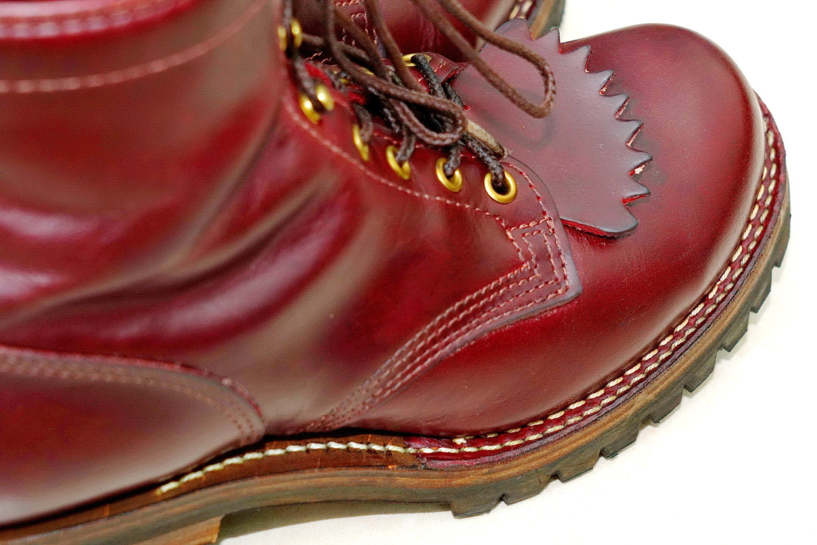 WESCO Boots Jobmaster Burgundy 酒紅七吋皮靴,Switch Down 沿條縫線特寫