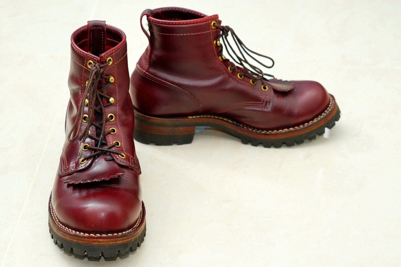 WESCO Boots Jobmaster Burgundy 酒紅七吋皮靴,Stylish Pose 1