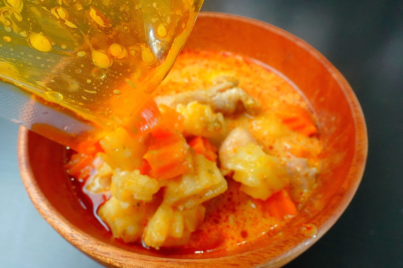 我的菜泰式料理包,初戀紅咖哩,倒出5