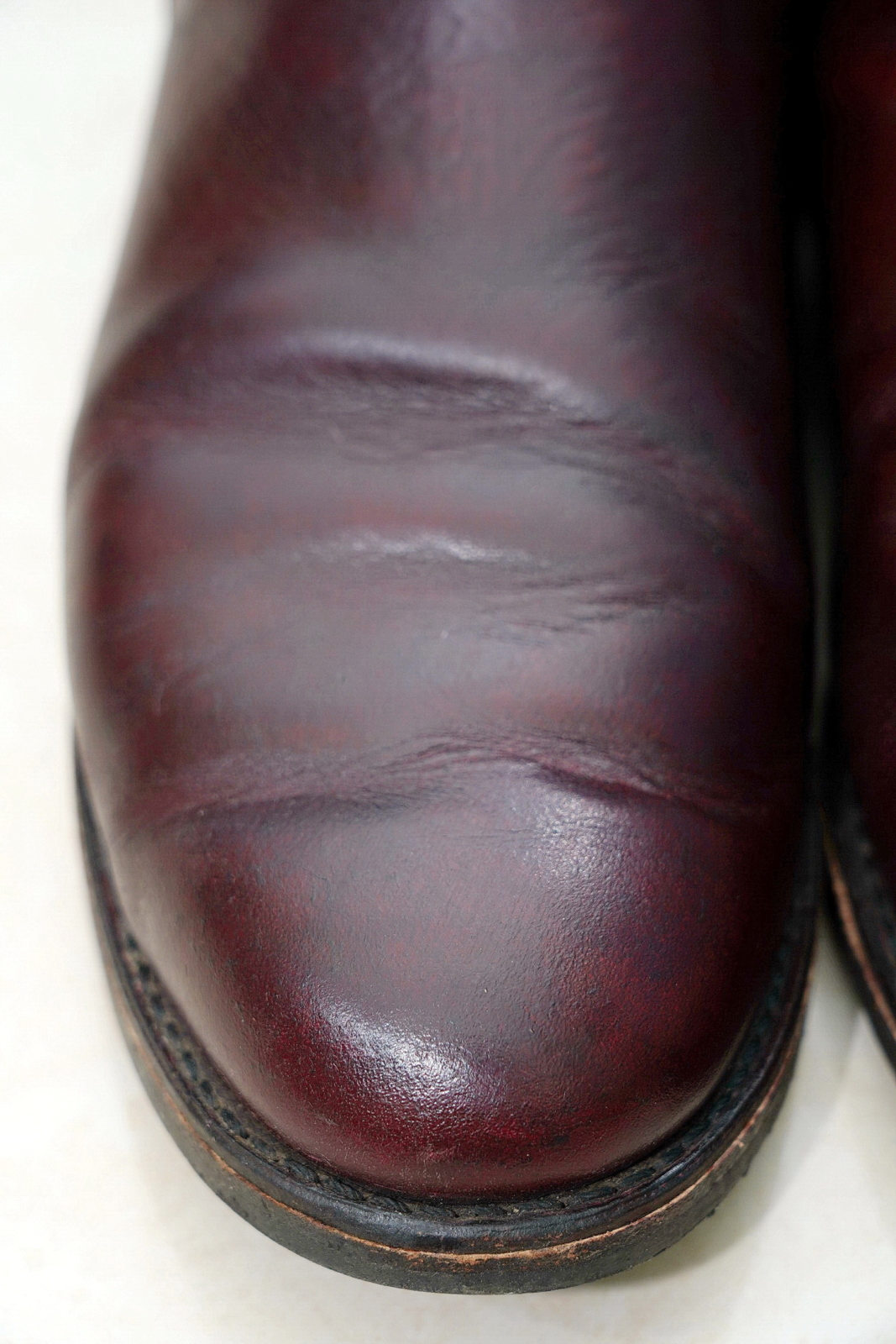Red Wing 9077,右靴頭特寫