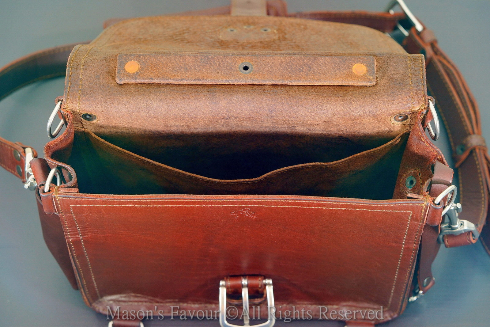 Saddleback Leather Satchel,開鞄3