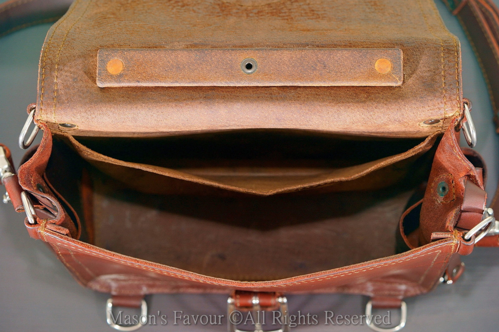 Saddleback Leather Satchel,開鞄5