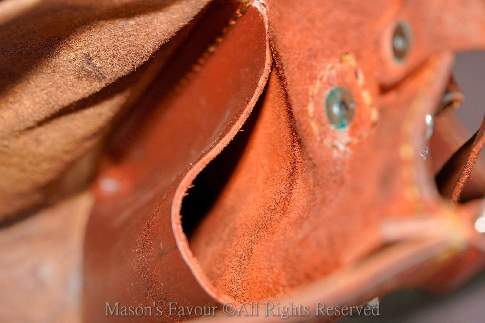 Saddleback Leather Satchel,兩側內袋1