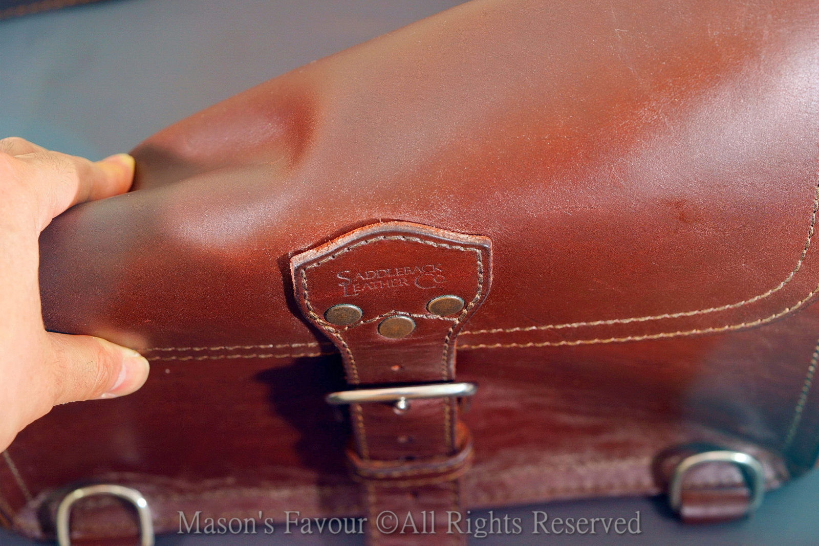 Saddleback Leather Satchel,經年著用皮革軟化狀態5