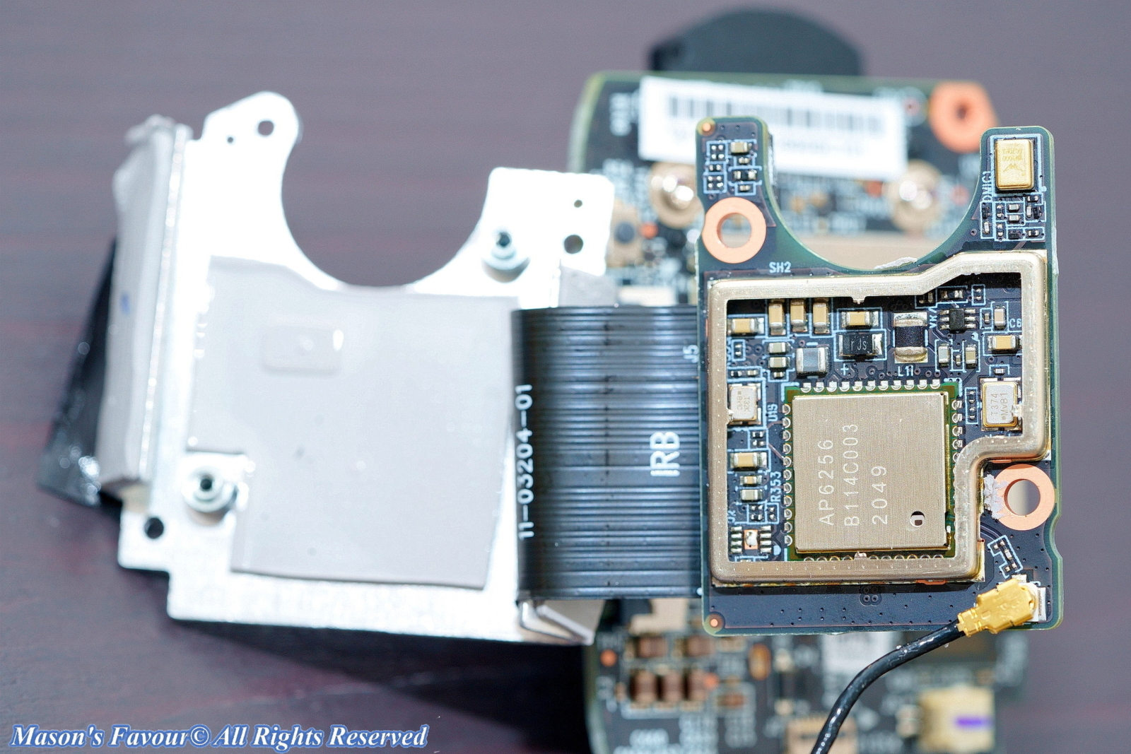 UniFi G3 Instant - Teardown 3, Un-shielding the Wi-Fi Chip 1