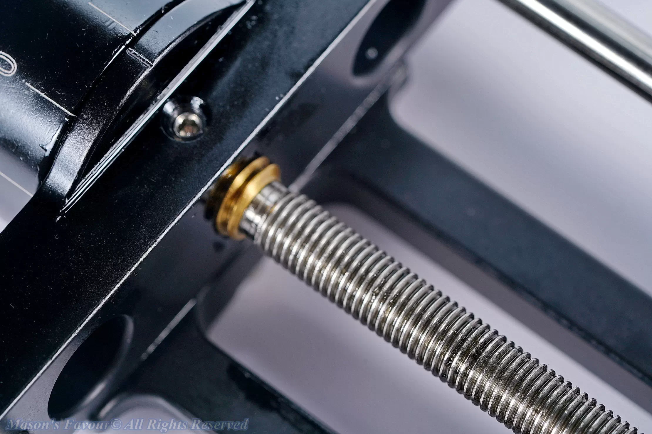 Hejnar Macro Focusing Rail MS5P-10-KS - the Stainless Steel Screw with Broken crests that cut off some metal scrapes from the brass engamenet piece below the camera seat quick release clamp