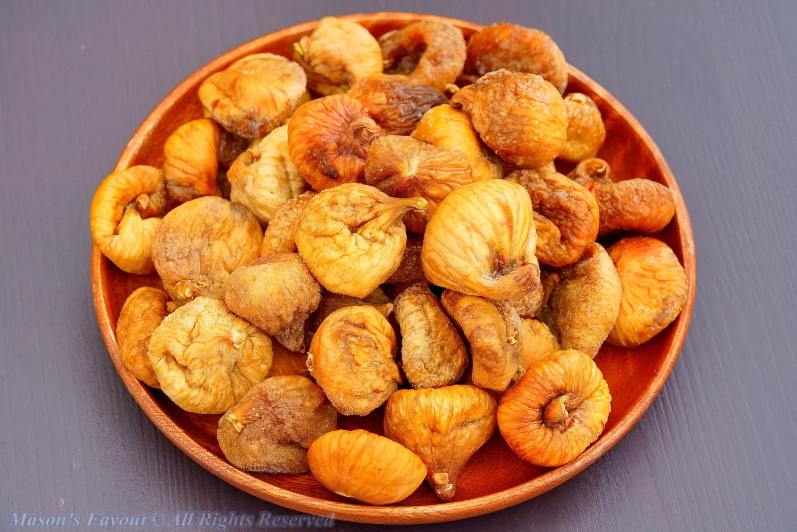 Costco Sunsational Dried Figs,無花果乾 - Dried Figs On Plate 1
