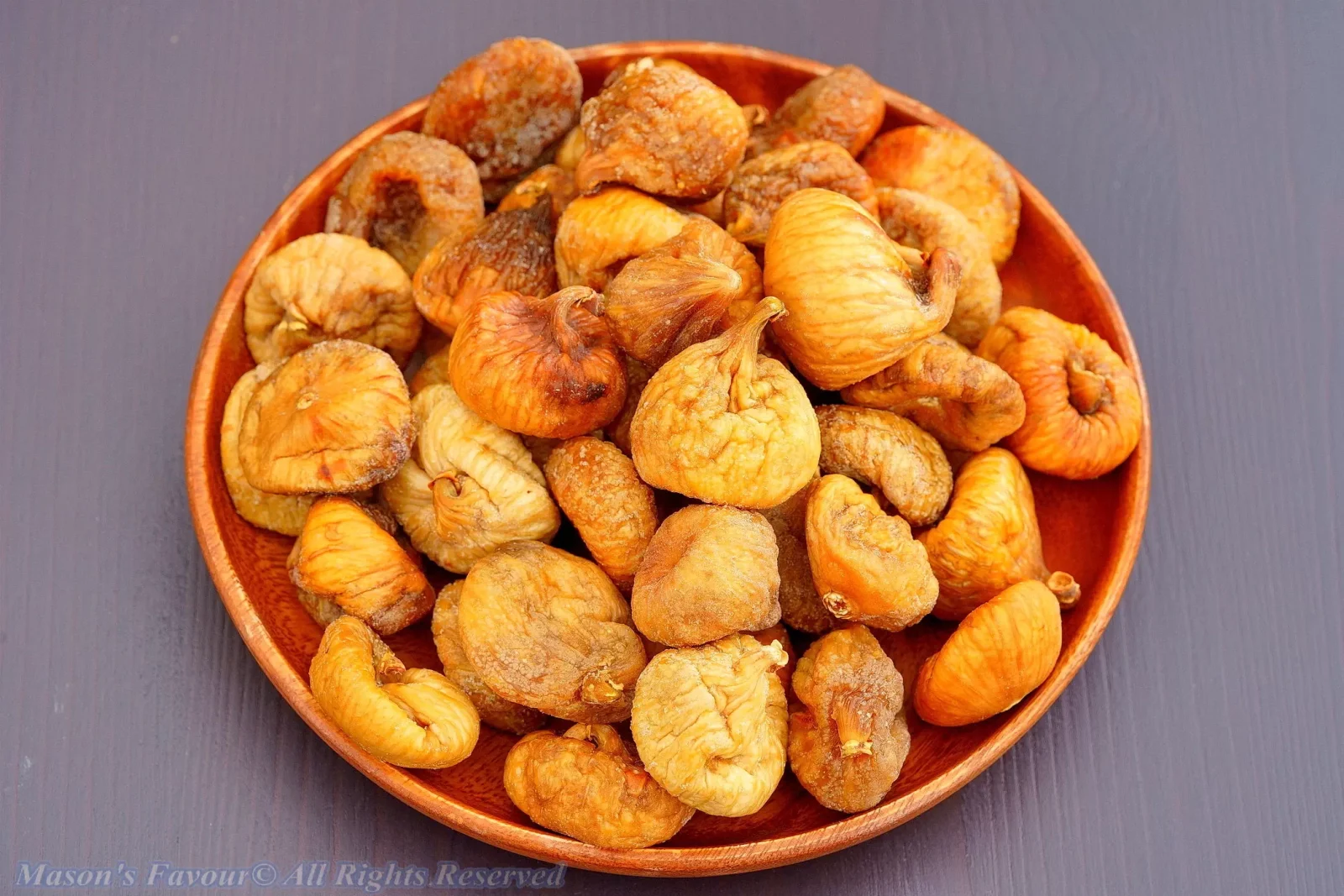 Costco Sunsational Dried Figs,無花果乾 - Dried Figs On Plate 2