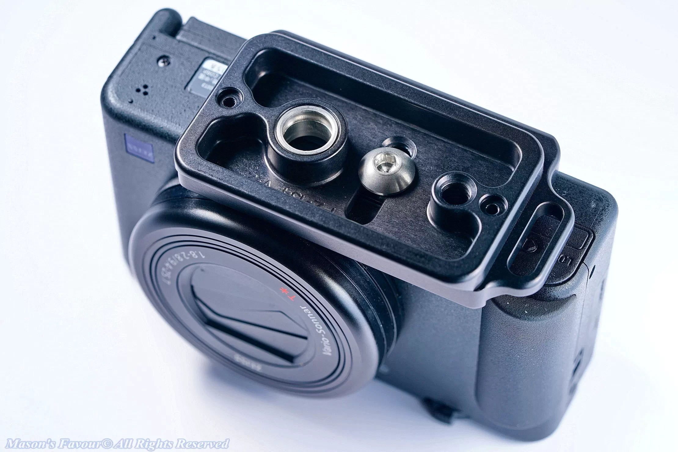 Kirk QD Quick Rlease Plate on Camera - Perspective 1