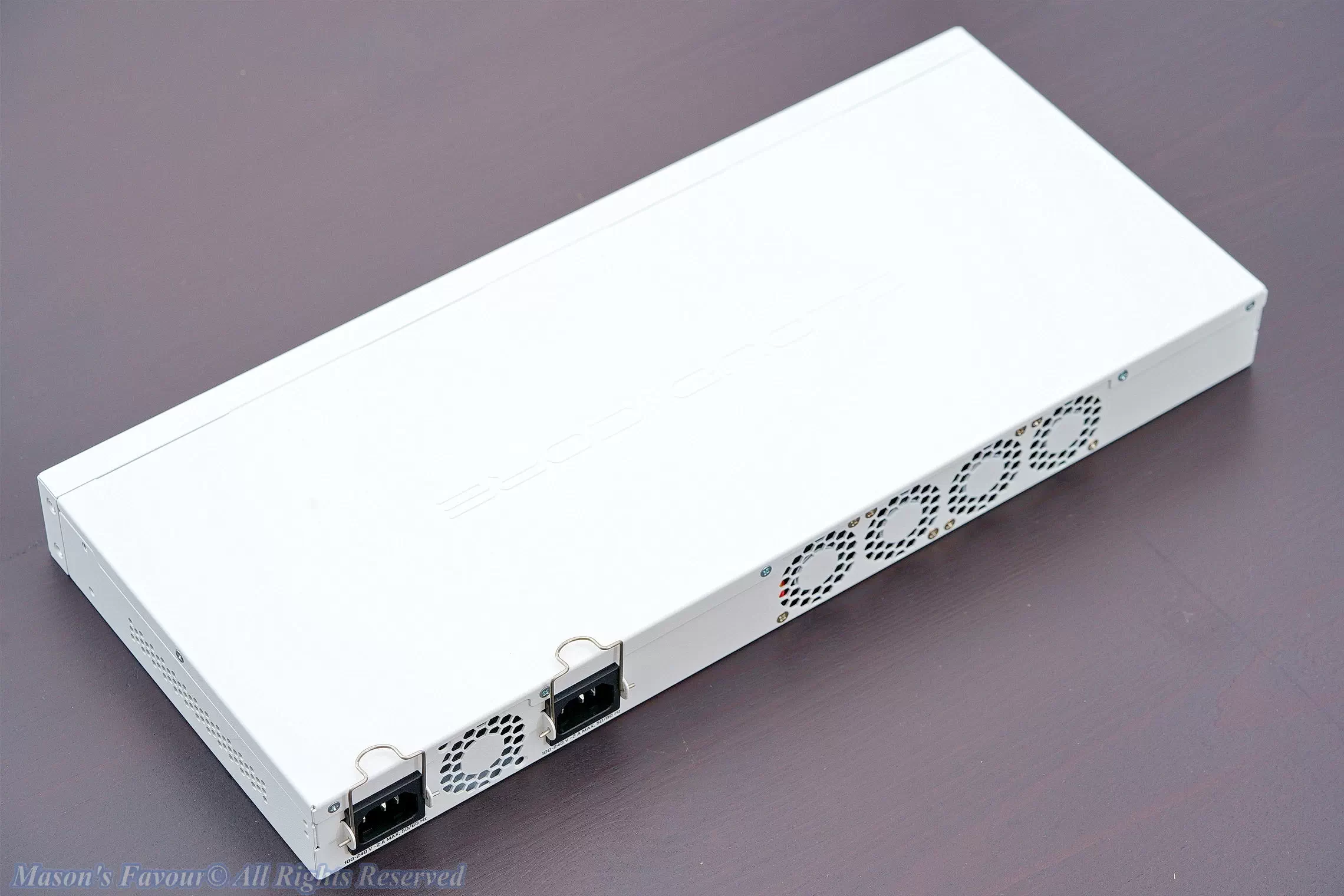 MikroTik CCR2116, Perspective 3