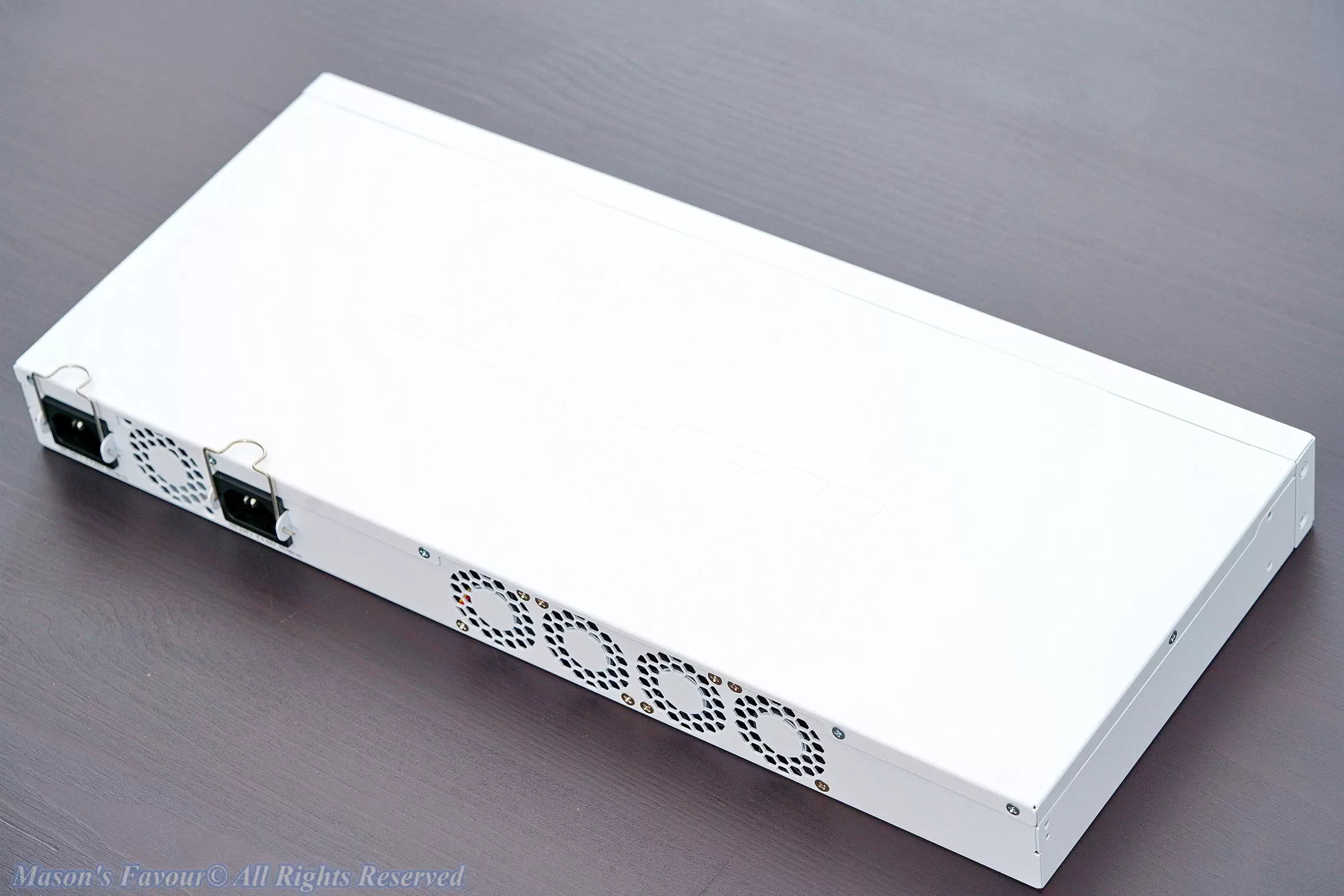 MikroTik CCR2116, Perspective 4