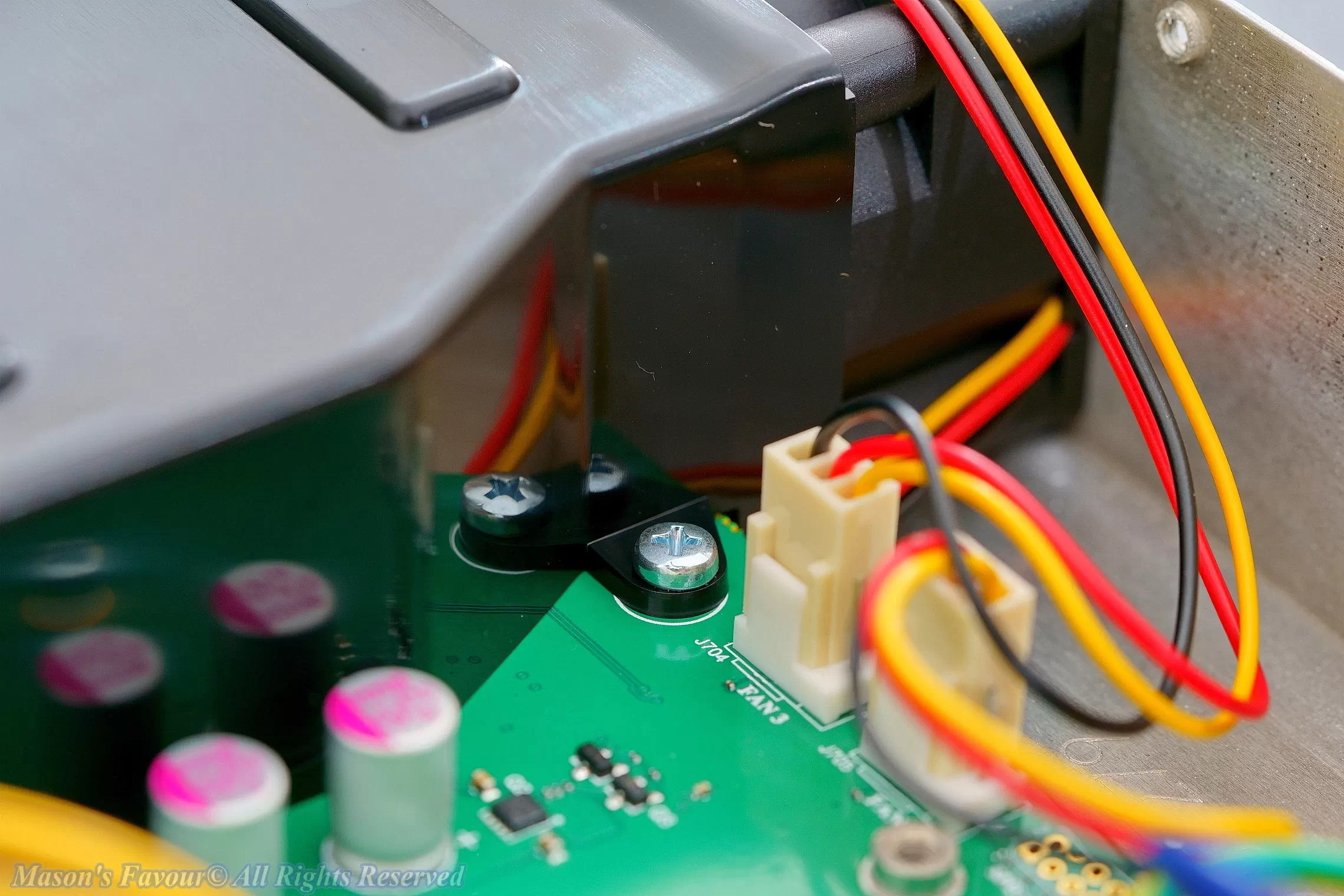 MikroTik CCR2116, Teardown, Fasteners of the Heatsink Air Duct 2