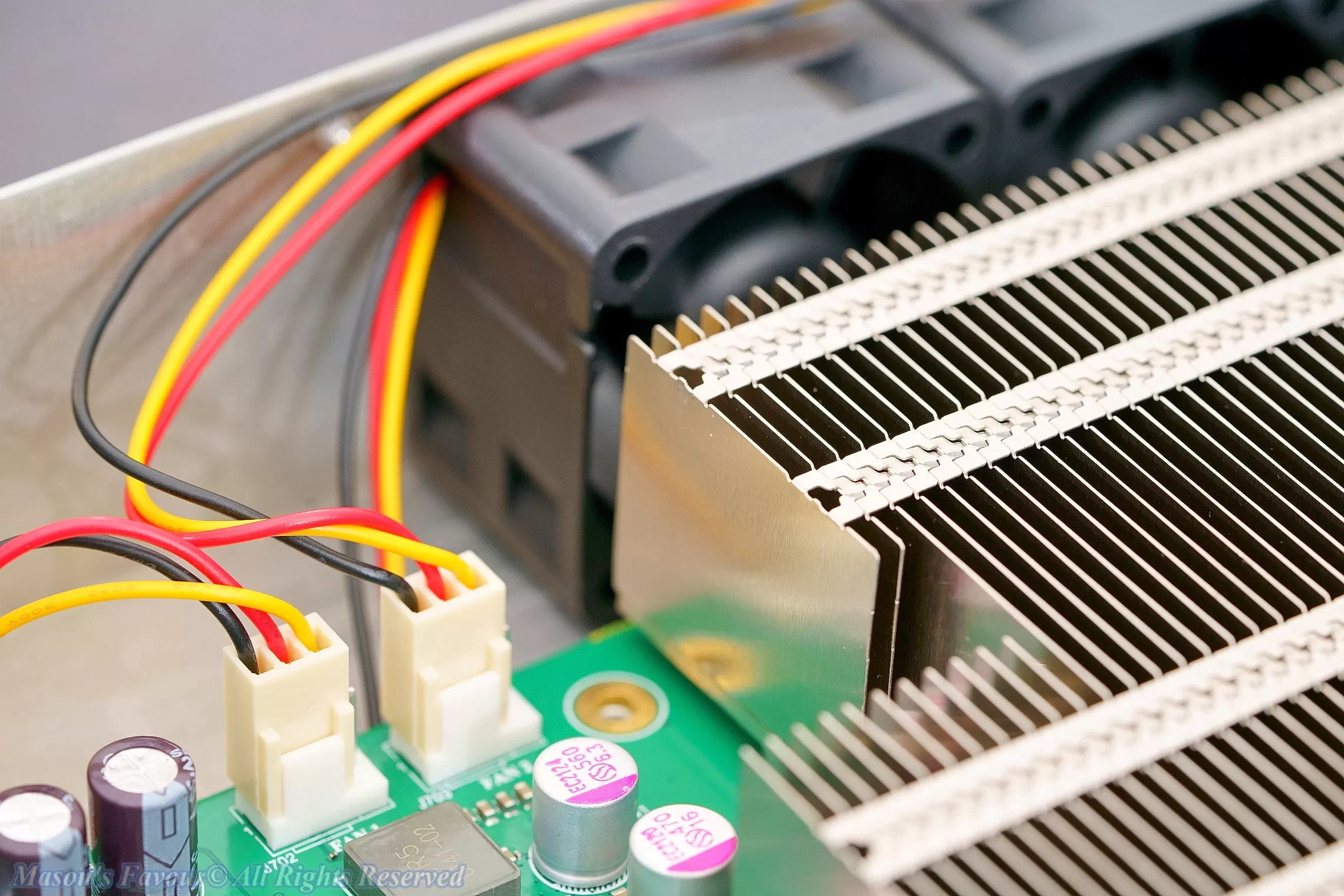 MikroTik CCR2116, Teardown, Fins of the Heatsink, Enlarged Perspective