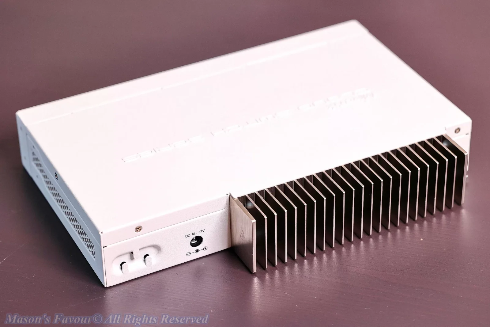 MikroTik CRS309-1G-8S+IN - Persepctive 3