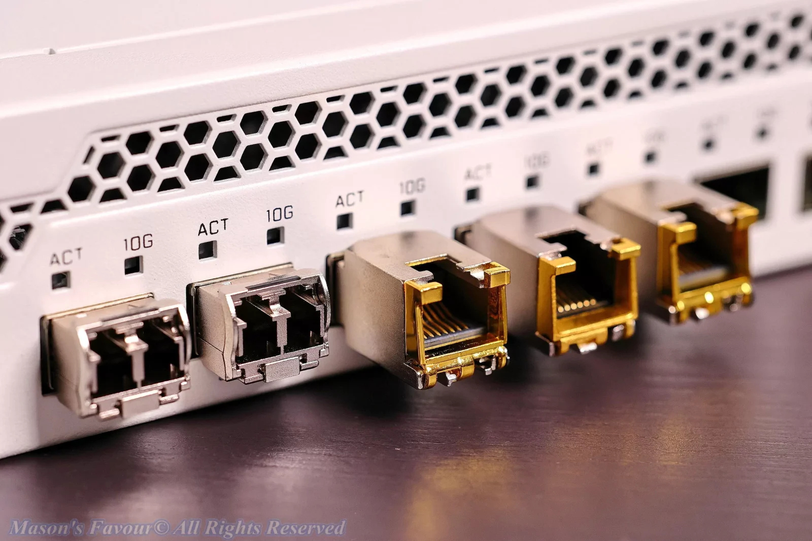 MikroTik CRS309-1G-8S+IN - SFP+ Transceivers Assembling 1