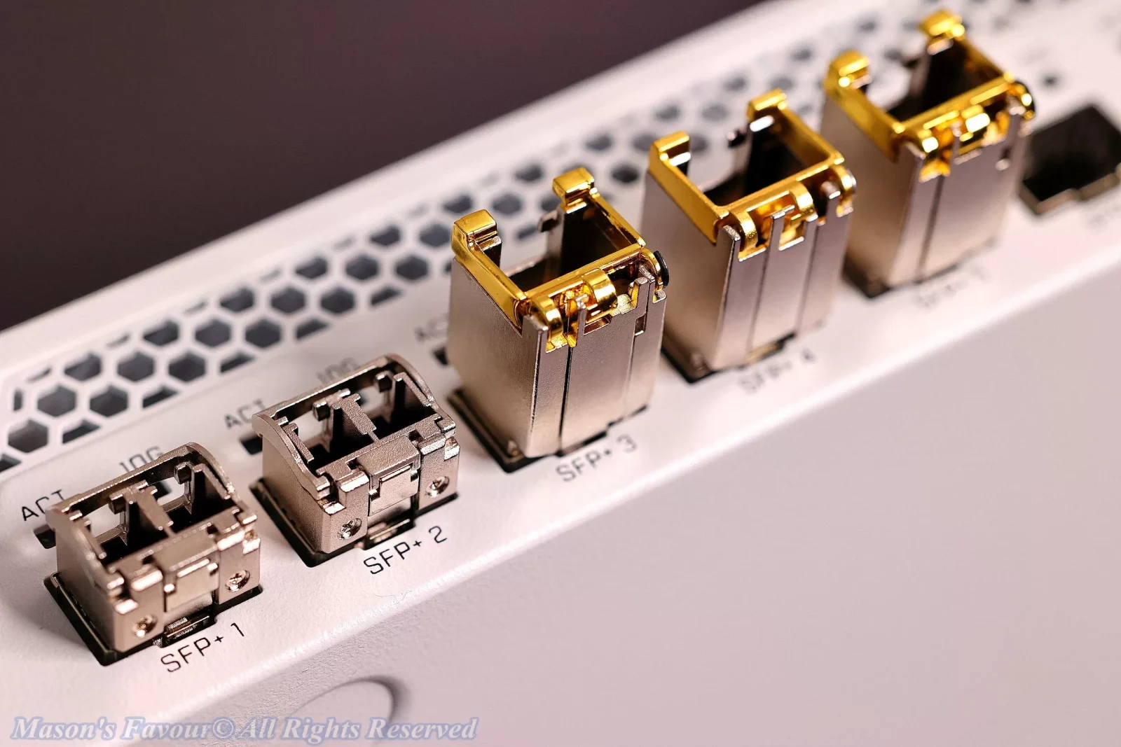 MikroTik CRS309-1G-8S+IN - SFP+ Transceivers Assembling 3