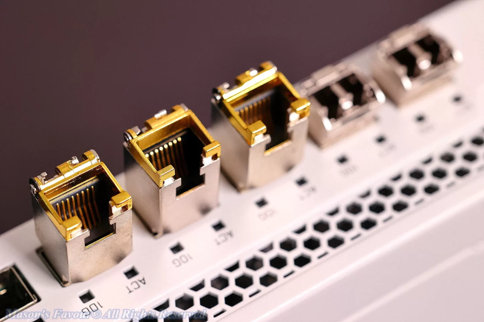 MikroTik CRS309-1G-8S+IN - SFP+ Transceivers Assembling 4