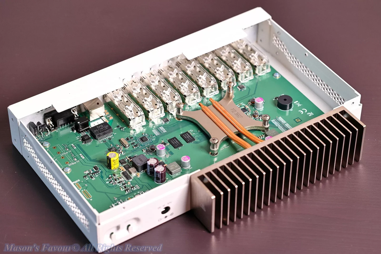 MikroTik CRS309-1G-8S+IN - Inside Configuration, Persective 4