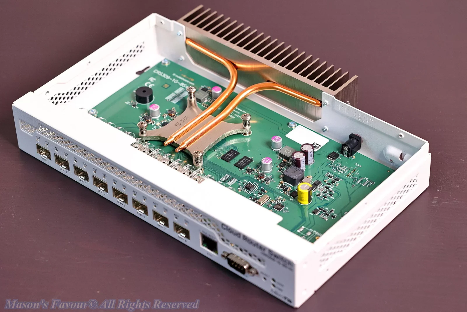 MikroTik CRS309-1G-8S+IN - Inside Configuration, Persective 5