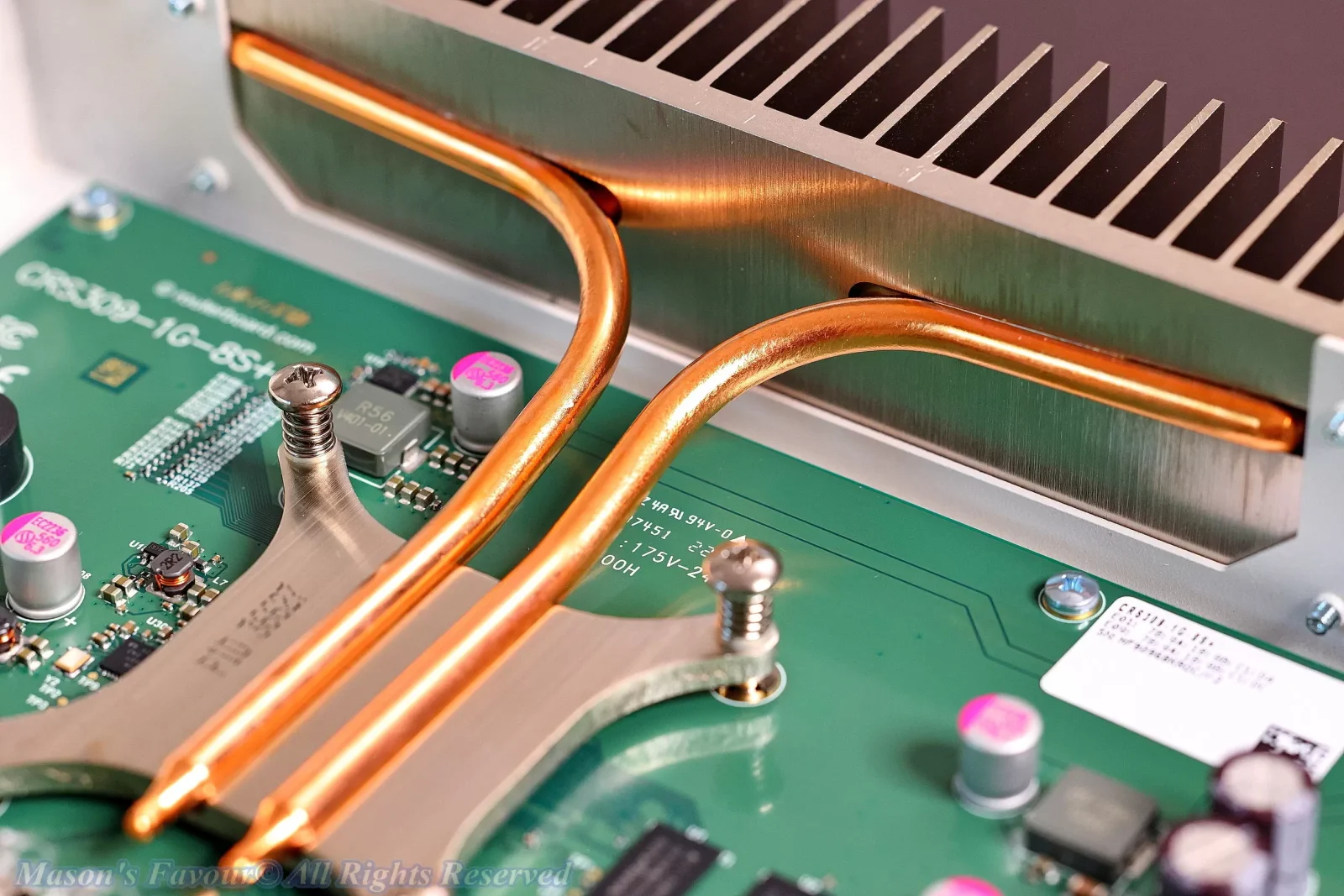 MikroTik CRS309-1G-8S+IN - Heatsink with Heat Pipe 3, External Heat Dissipation Fins
