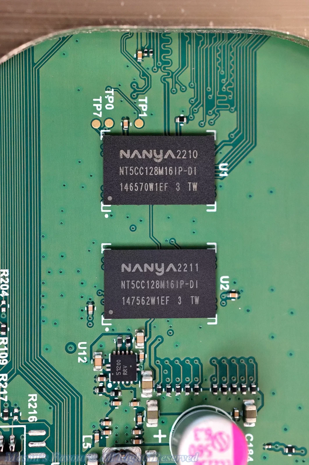 MikroTik CRS309-1G-8S+IN - Enlarged View, Memory