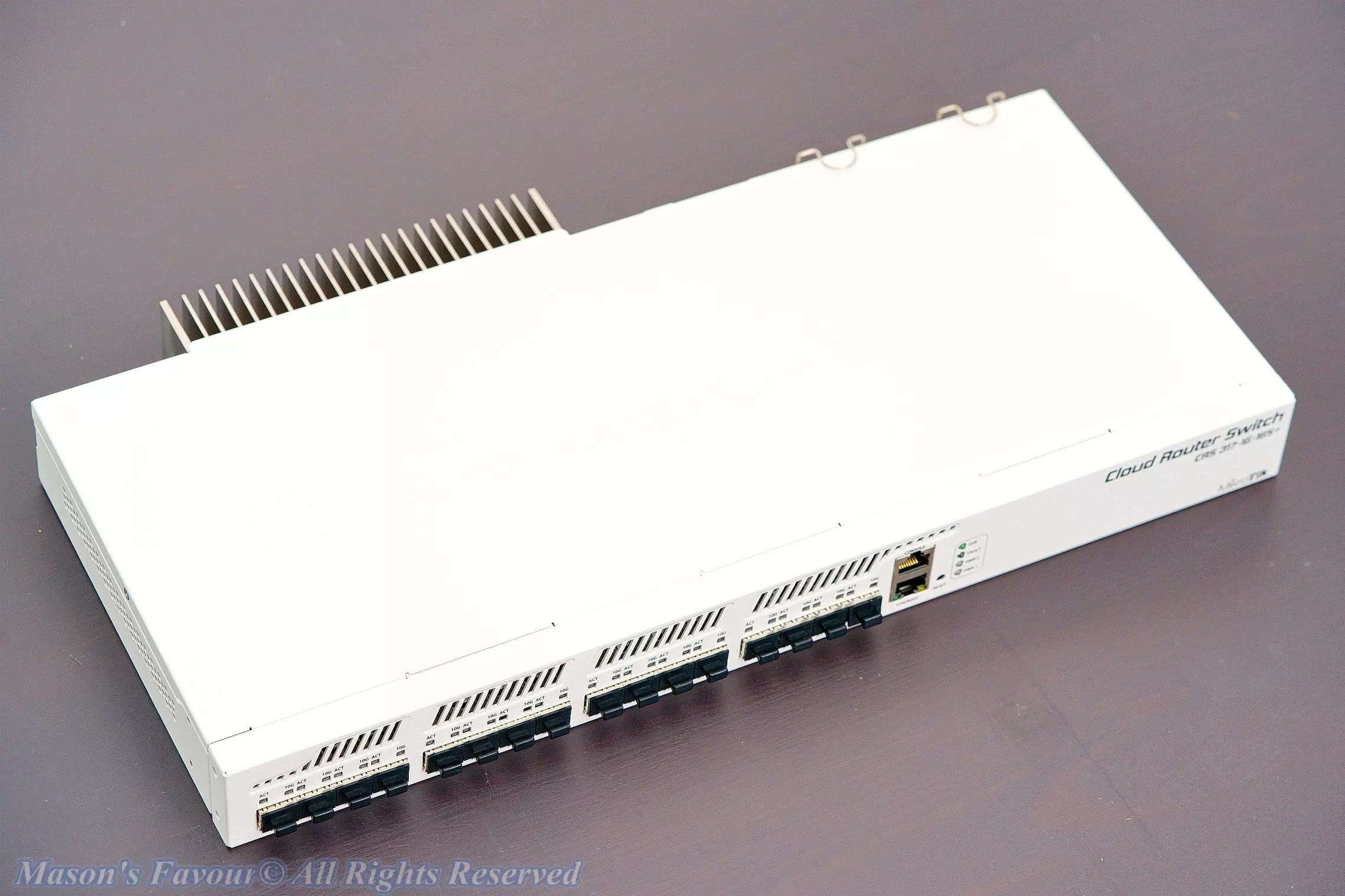 MikroTik CRS317-1G-16S+RM - Perspective 1