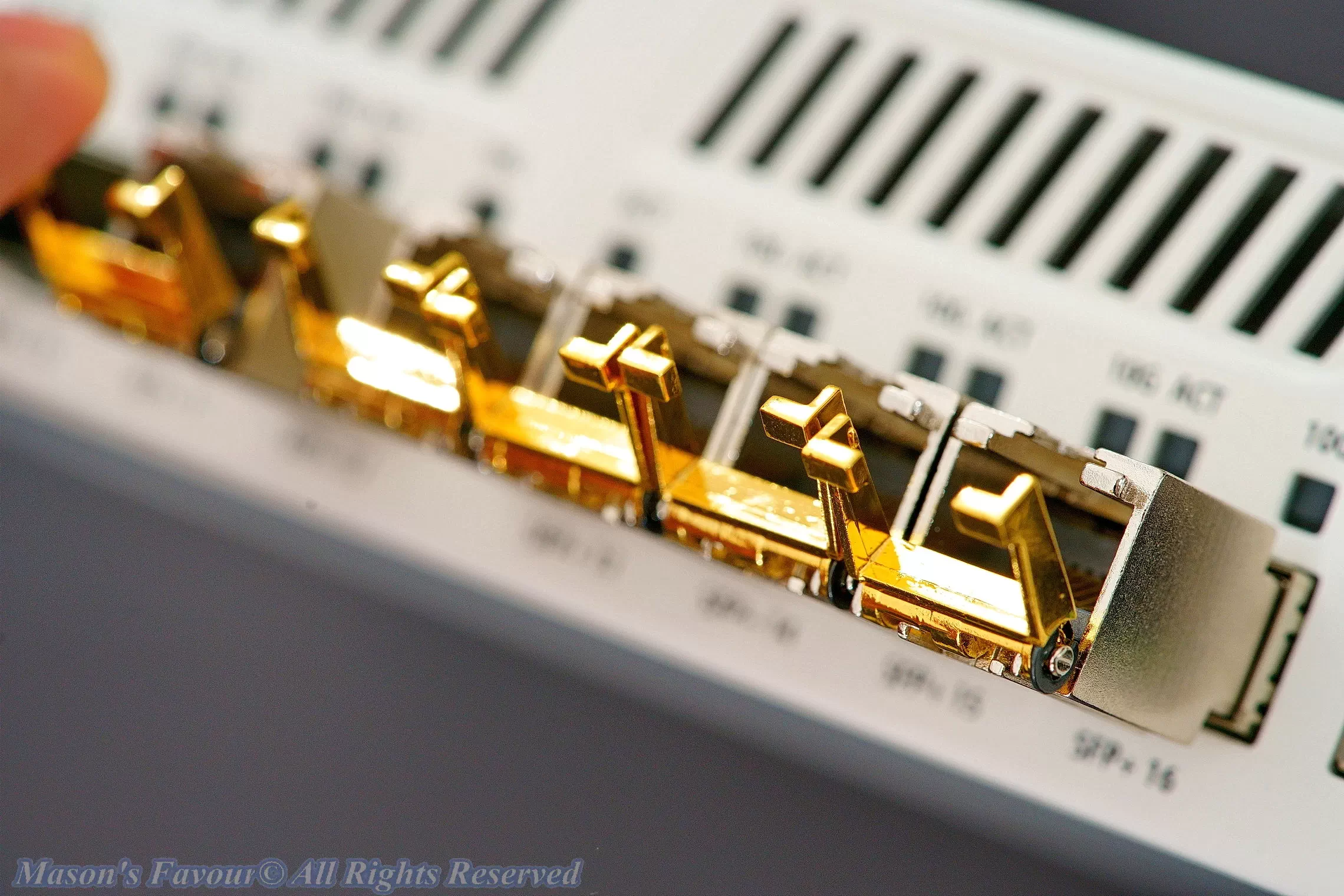 MikroTik CRS317-1G-16S+RM - SFP+ to RJ45 Transceivers, Enlarged Perspective 3