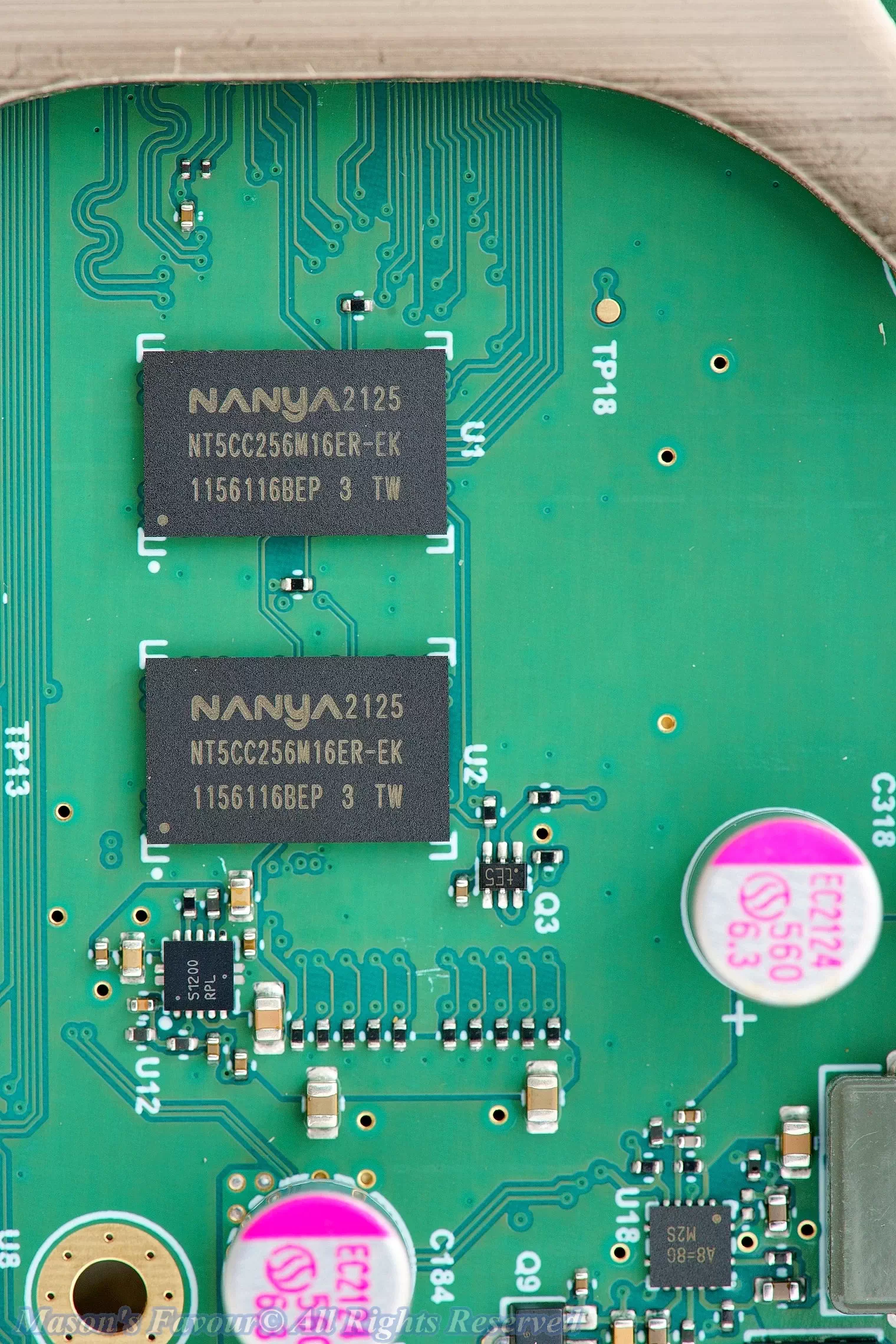 MikroTik CRS317-1G-16S+RM - Memory and Solid-State Capacitors