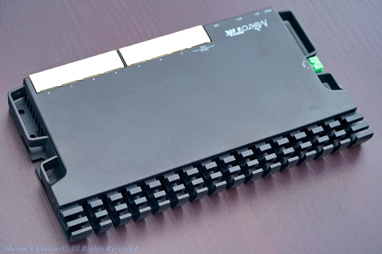 MikroTik RB5009UG+S+IN - Perspective 3