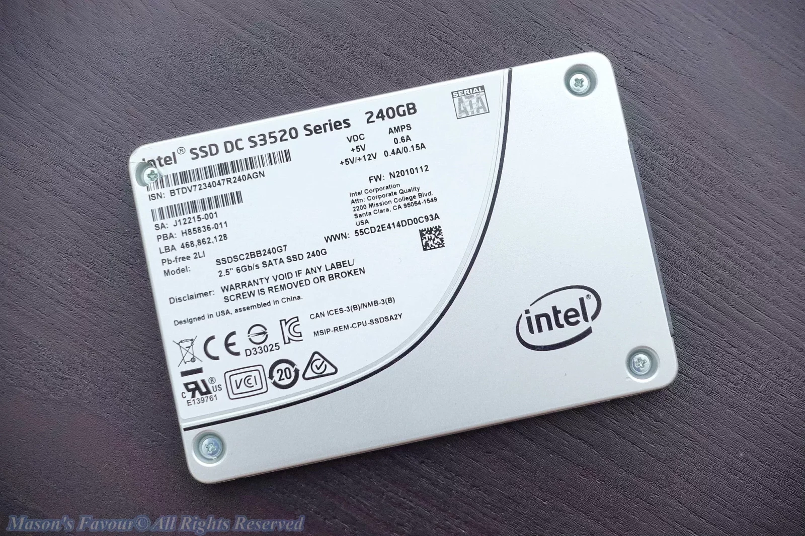 Intel DC S3520 - Case Front