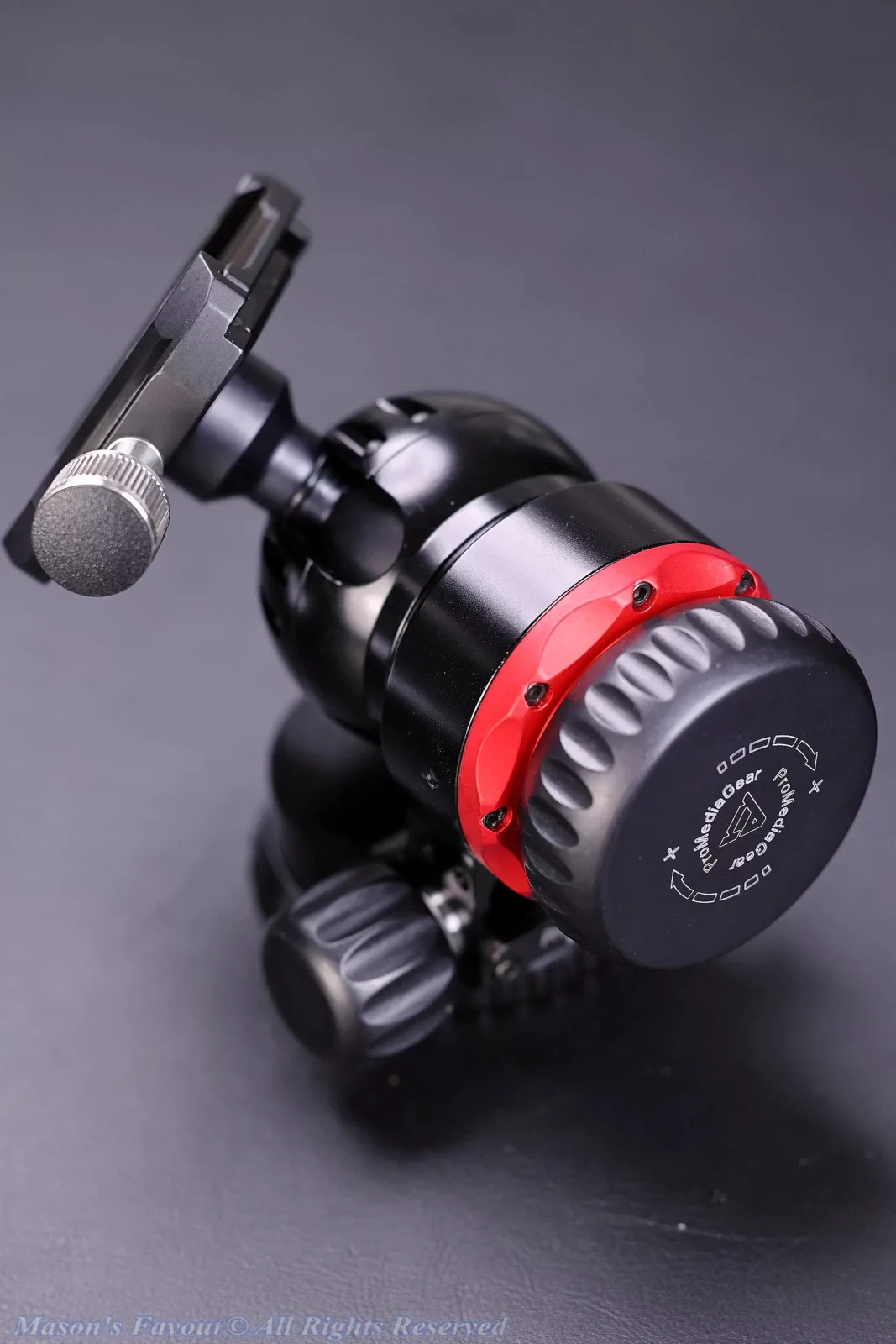 PromediaGear PMG BH-1 Ball Head - Operation of the Ball with the Clamp 4