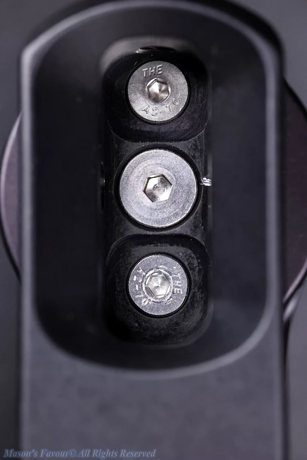 Really Right Stuff (RRS) PG-02MKII - Vertical Arm Marco - Securing Bolts between Tilt Cylinder & Drop Rail