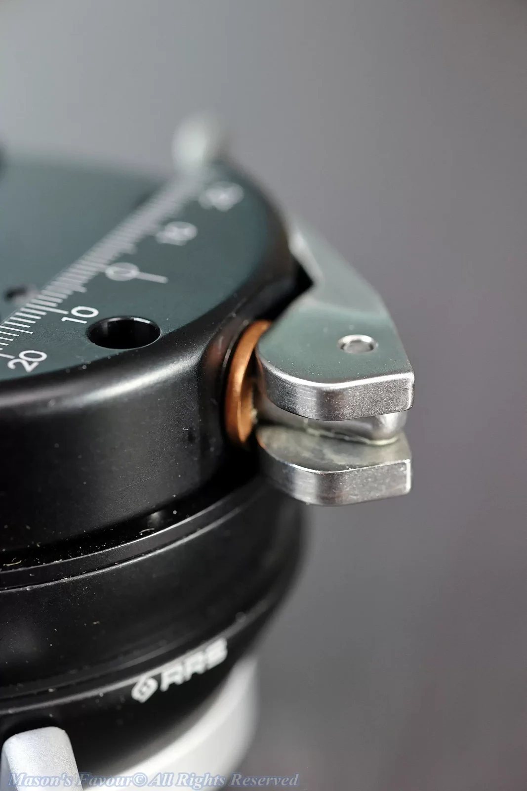 Really Right Stuff (RRS) TA-2U-LC Lever-Release Leveling Base - Lever Latch, Enlarged View 2