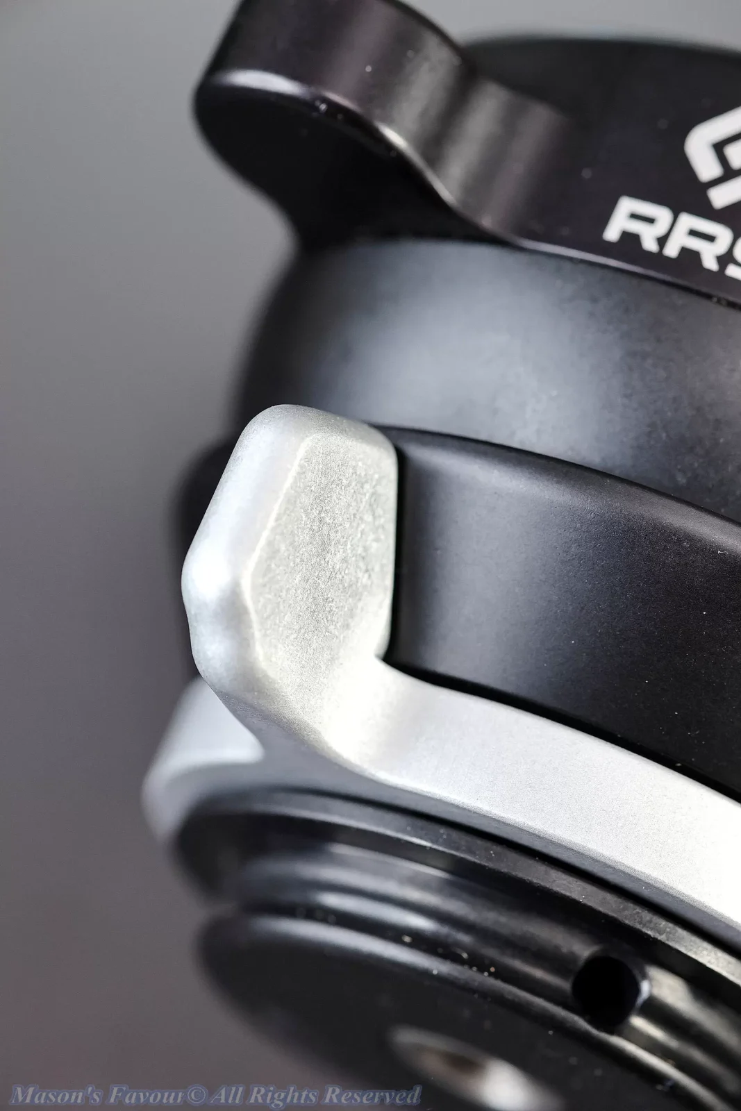 Really Right Stuff (RRS) TA-2U-LC Lever-Release Leveling Base - Butterfly Lock Collar, Enlarged View