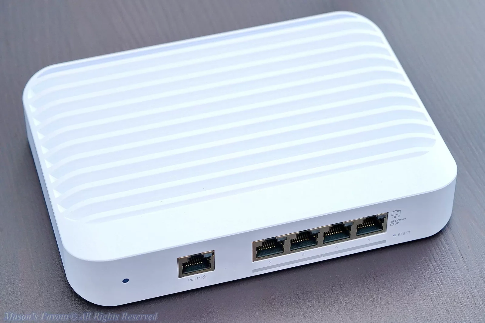 Ubiquiti UniFi Flex XG 10Gbe Switch - Perspective 1