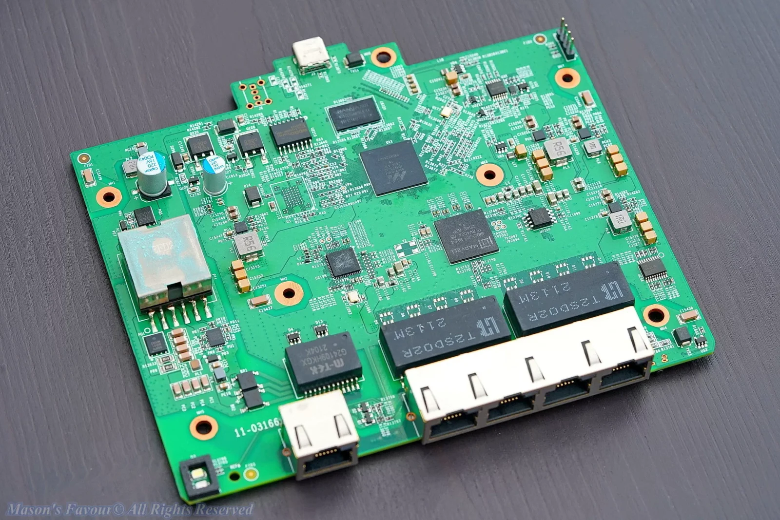 Ubiquiti UniFi Flex XG 10Gbe Switch - PCB and Chips thereon, Perspective 3