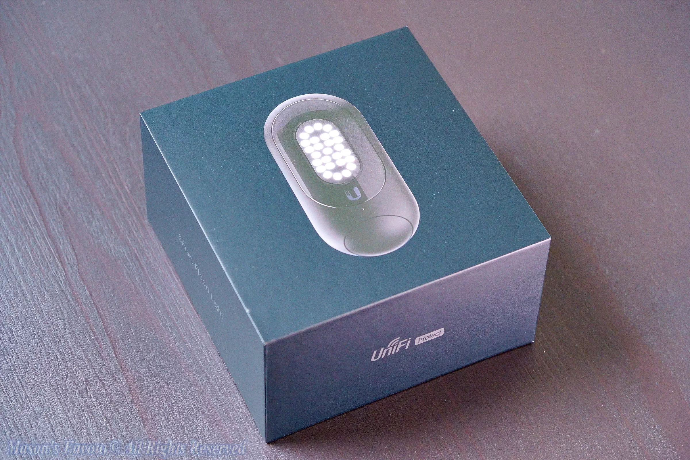 UniFi-Smart-Flood-Light - Box