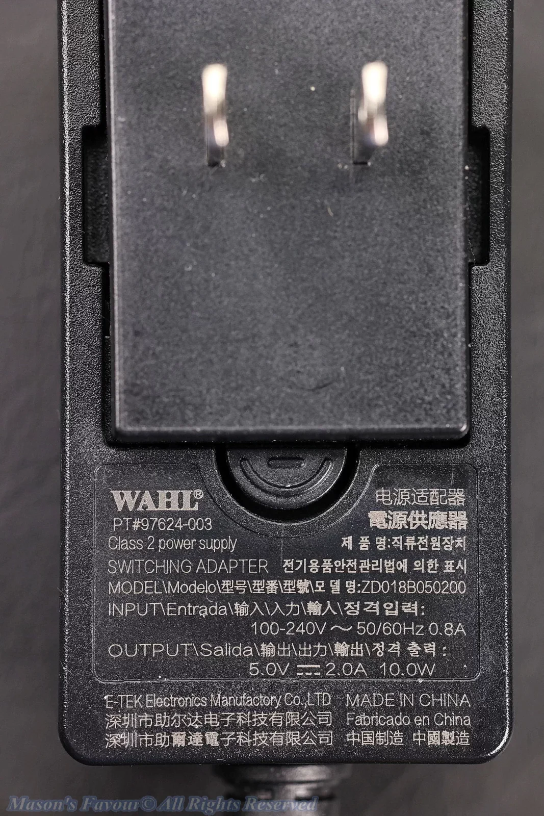 Wahl Pro Cordless Senior Metal Edition - Adapter, Info 2, Full Voltage Range of 100-240V