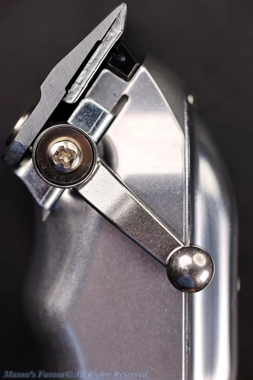 Wahl Pro Cordless Senior Metal Edition - Hair Clipper, Blade Control Lever, Deeper Cutting Position for the Blade